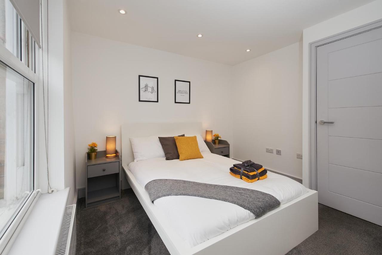 High Spec 2 Bed Apartment W/Parking Available 런던 외부 사진